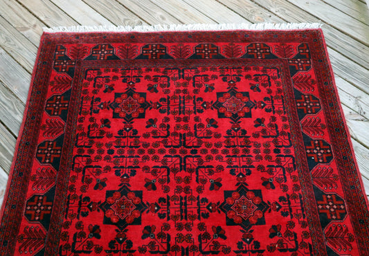 4'10 x 6'4 ft Khal Mohammadi hand knotted oriental rug