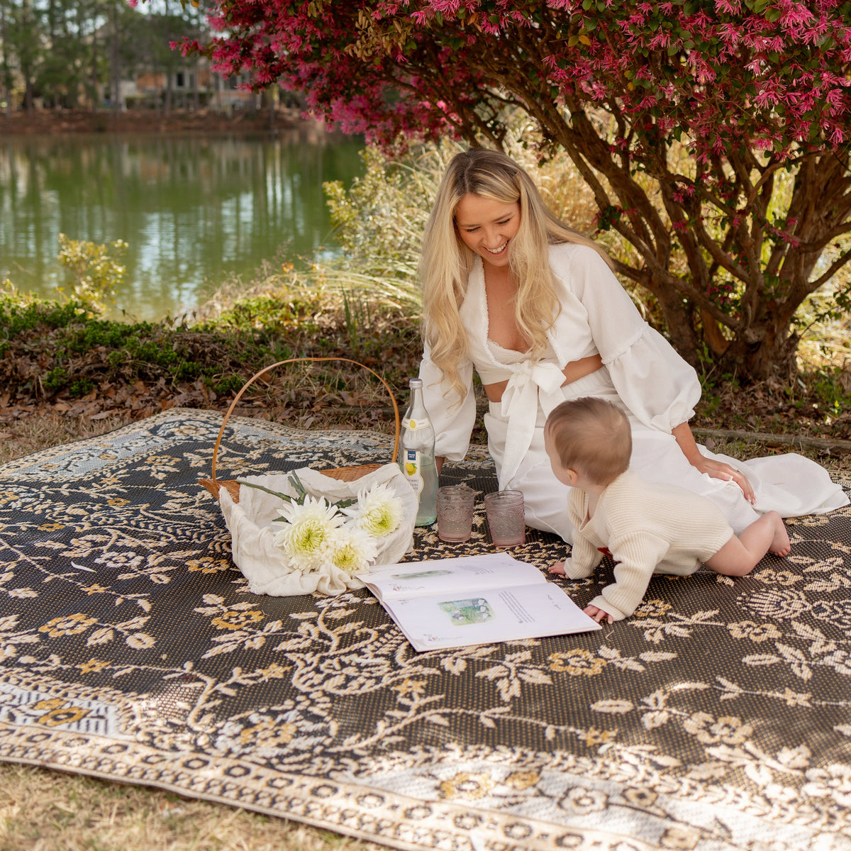 Garland Black & Tan Recycled Indoor/Outdoor Rug