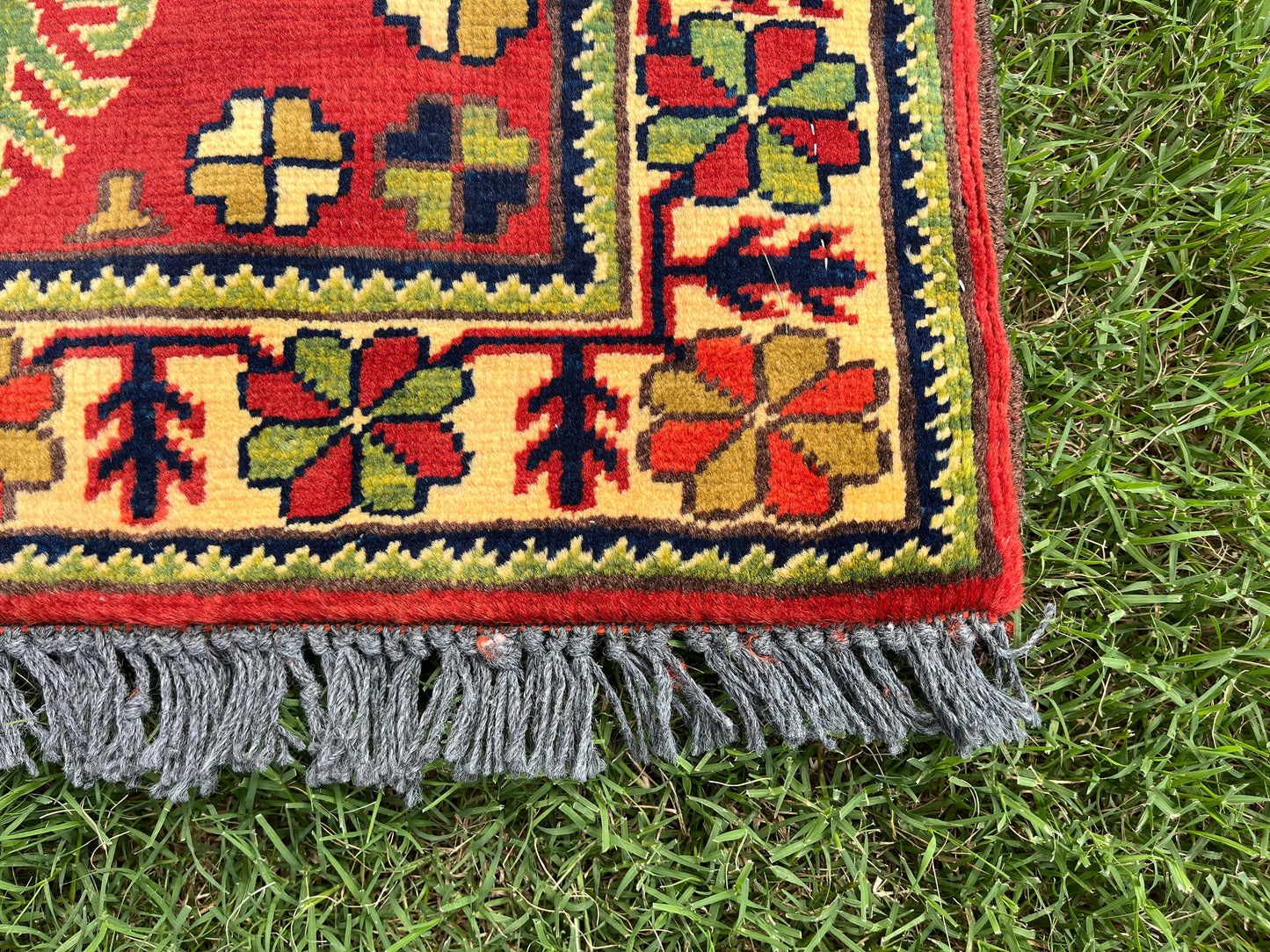 2'0 x 3'1 ft Hand knotted Kargahi wool oriental rug