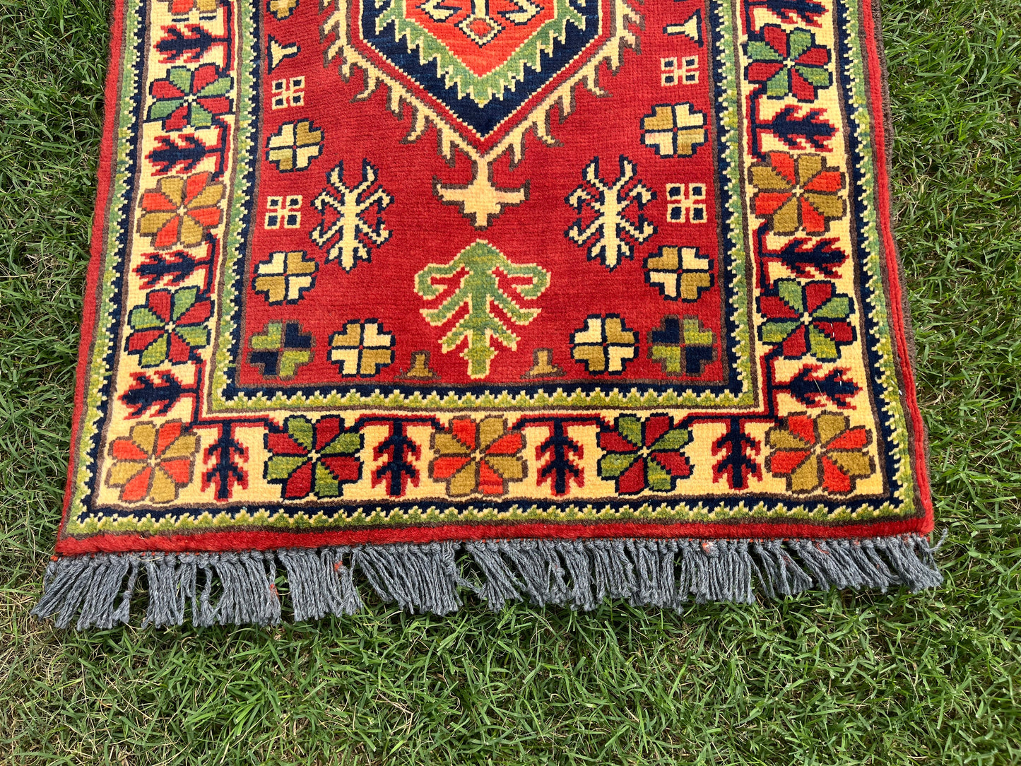 2'0 x 3'1 ft Hand knotted Kargahi wool oriental rug