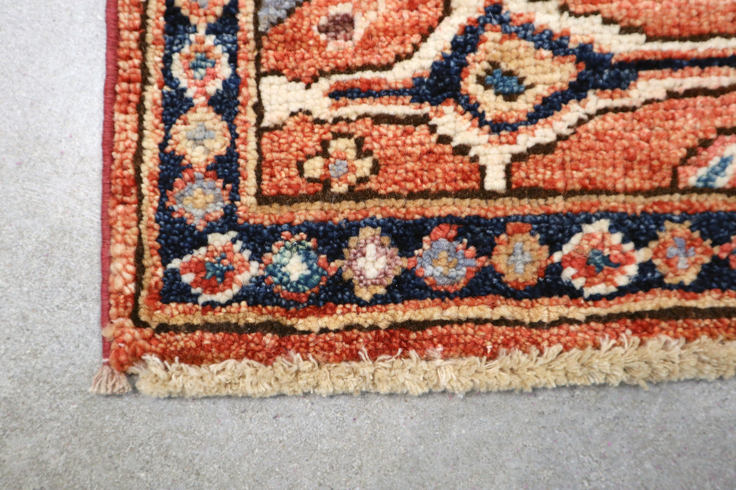 1'10 x 3'2 ft Hand knotted Chobi wool oriental rug