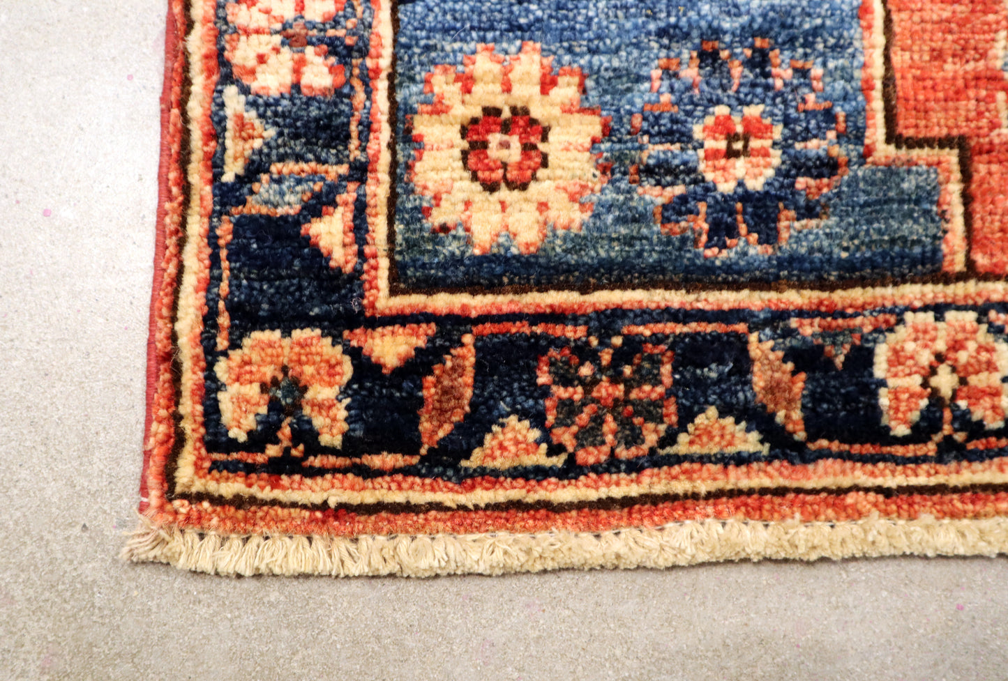 2'1 x 3'1 ft Hand knotted Chobi wool oriental rug