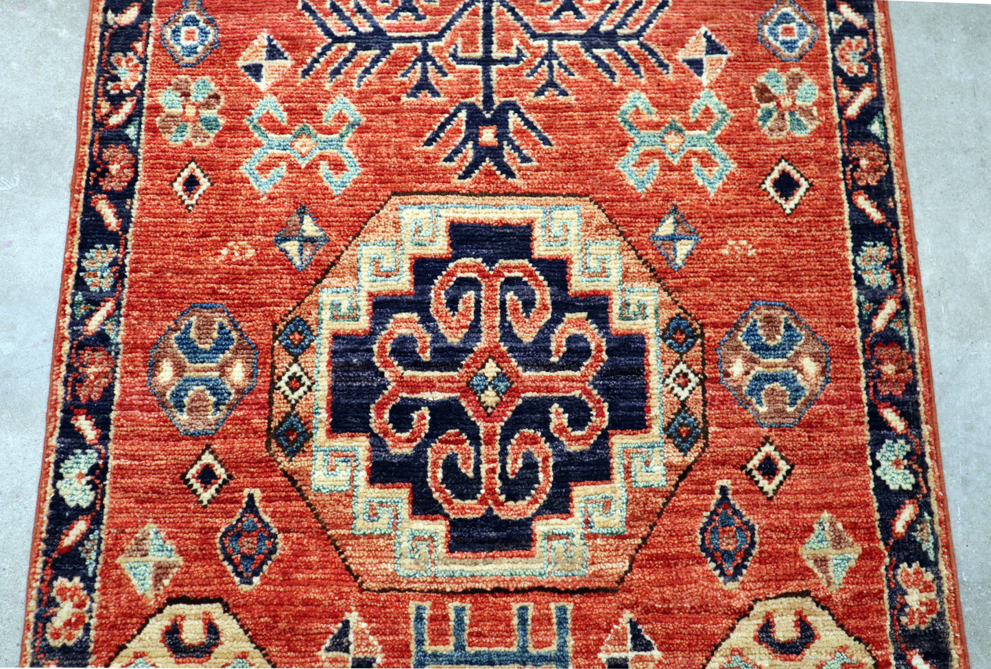 2'1 x 3'1 ft Hand knotted Chobi wool oriental rug