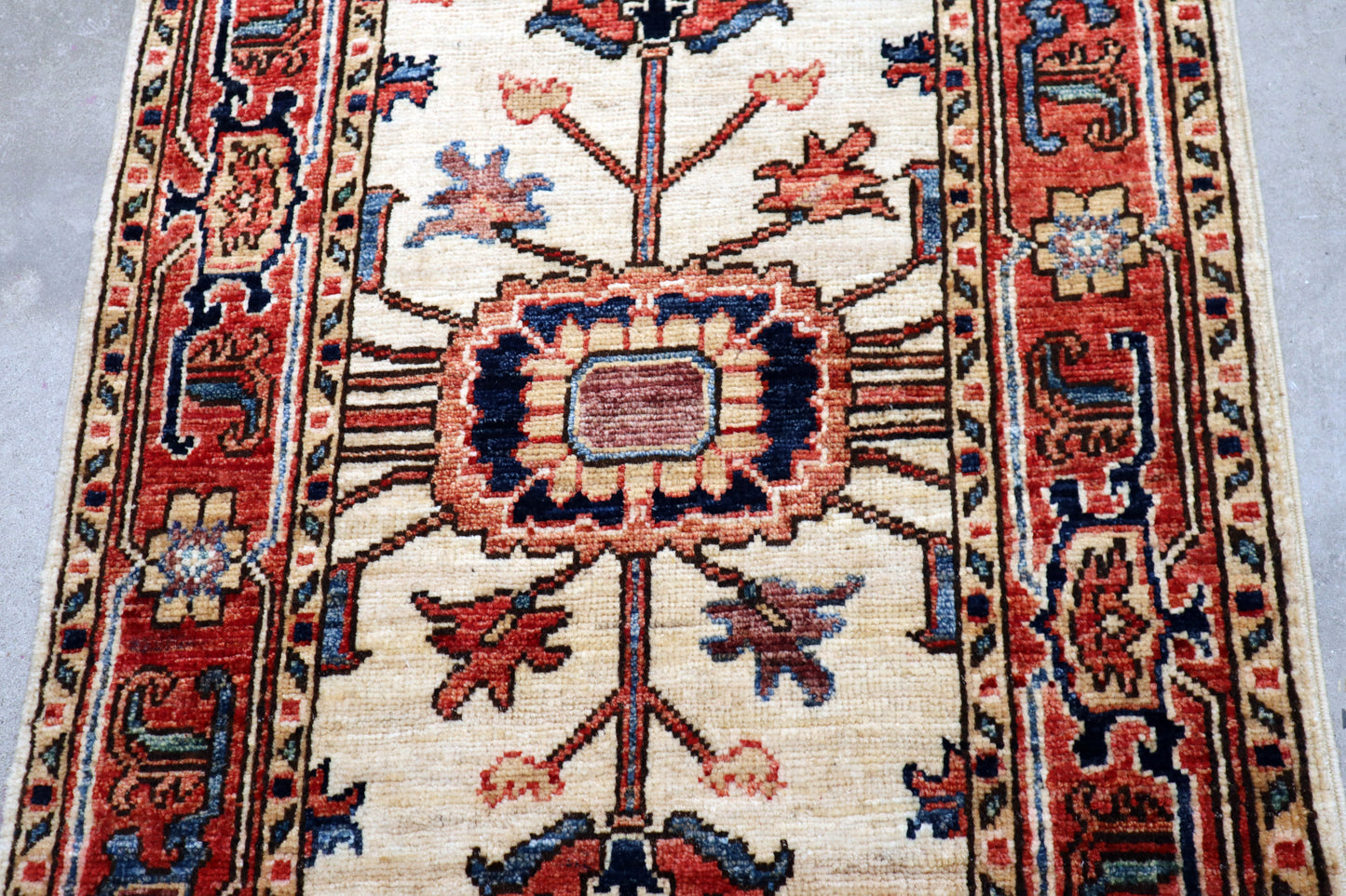 2'2 x 3'3 ft Hand knotted Chobi wool oriental rug