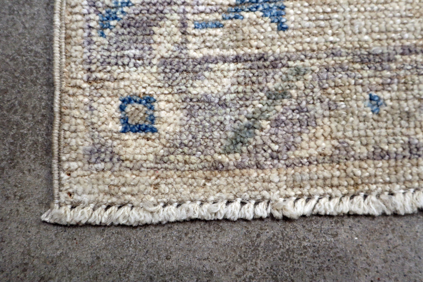 2'0 x 3'0 ft Hand knotted Oushak wool oriental small rug