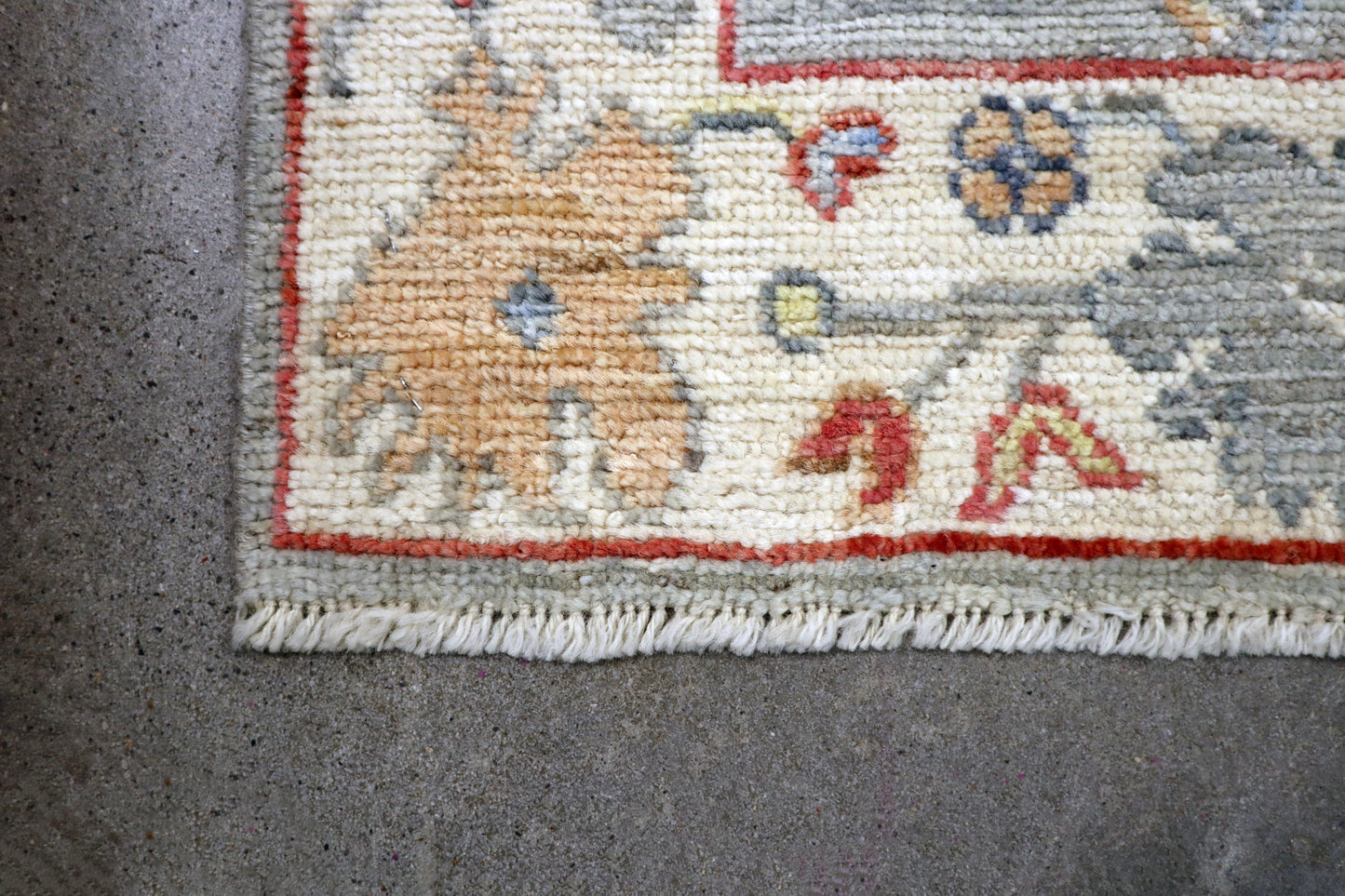 2'2 x 3'3 ft Hand knotted Oushak wool oriental small rug