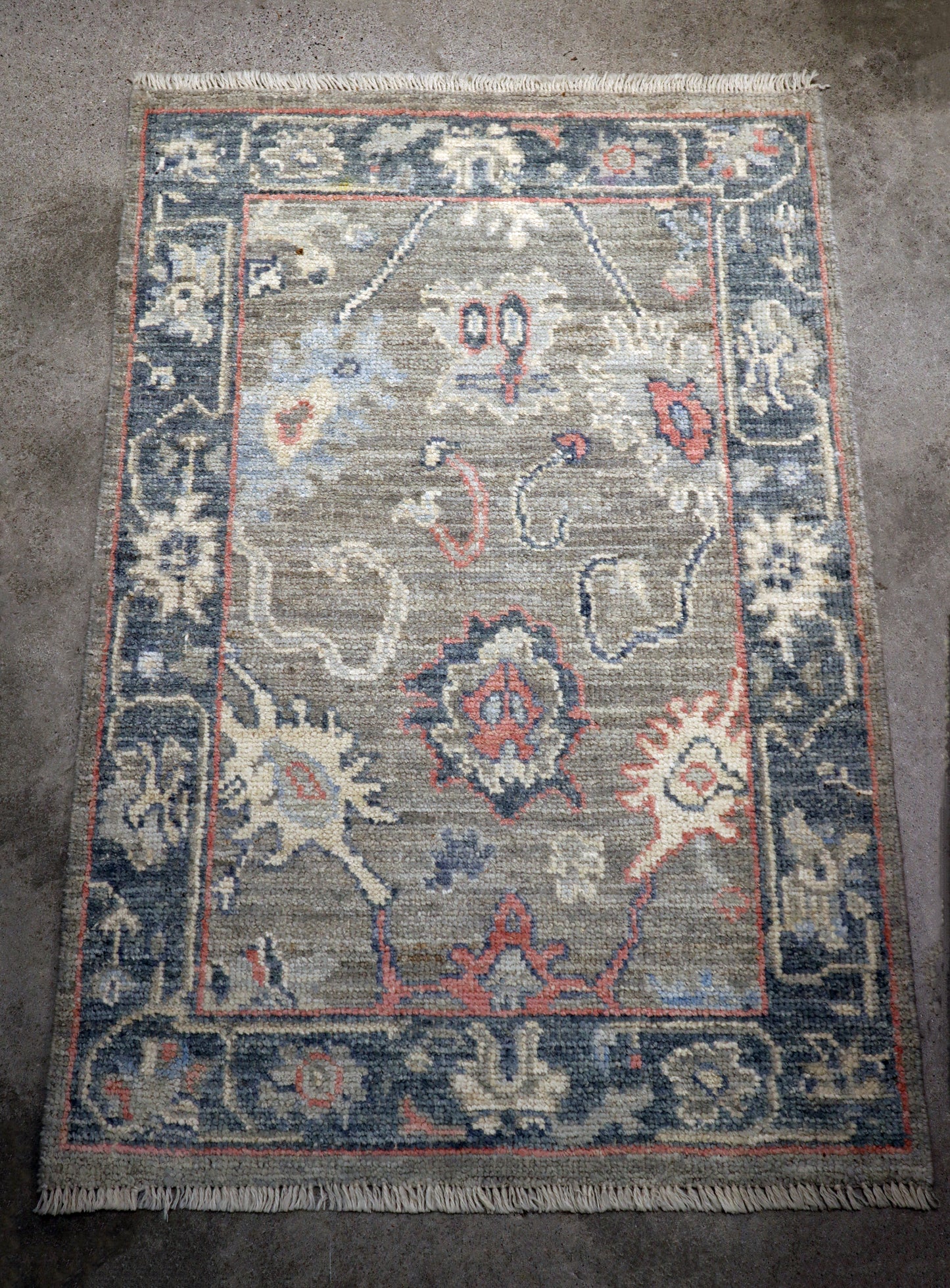 2'2 x 3'3 ft Hand knotted Oushak wool oriental small rug