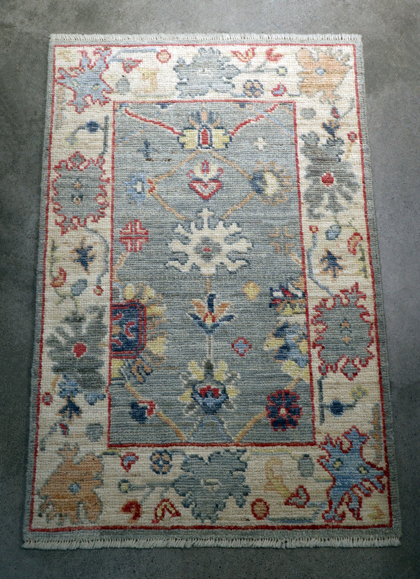 2'2 x 3'3 ft Hand knotted Oushak wool oriental small rug