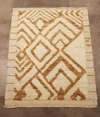 2'3 x 3'0 ft Hand knotted Moroccan wool oriental small rug