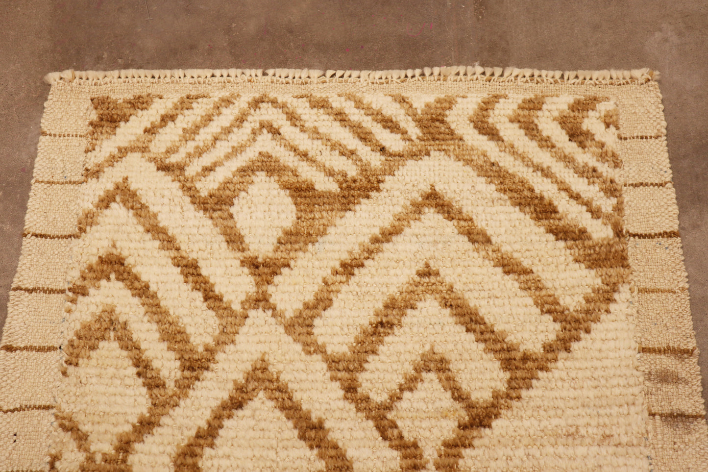 2'3 x 3'0 ft Hand knotted Moroccan wool oriental small rug