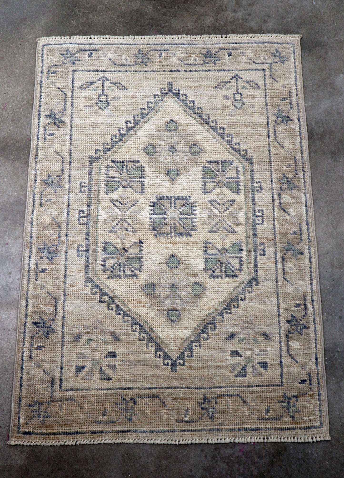 2'1 x 3'0 ft Hand knotted Khotan wool oriental small rug