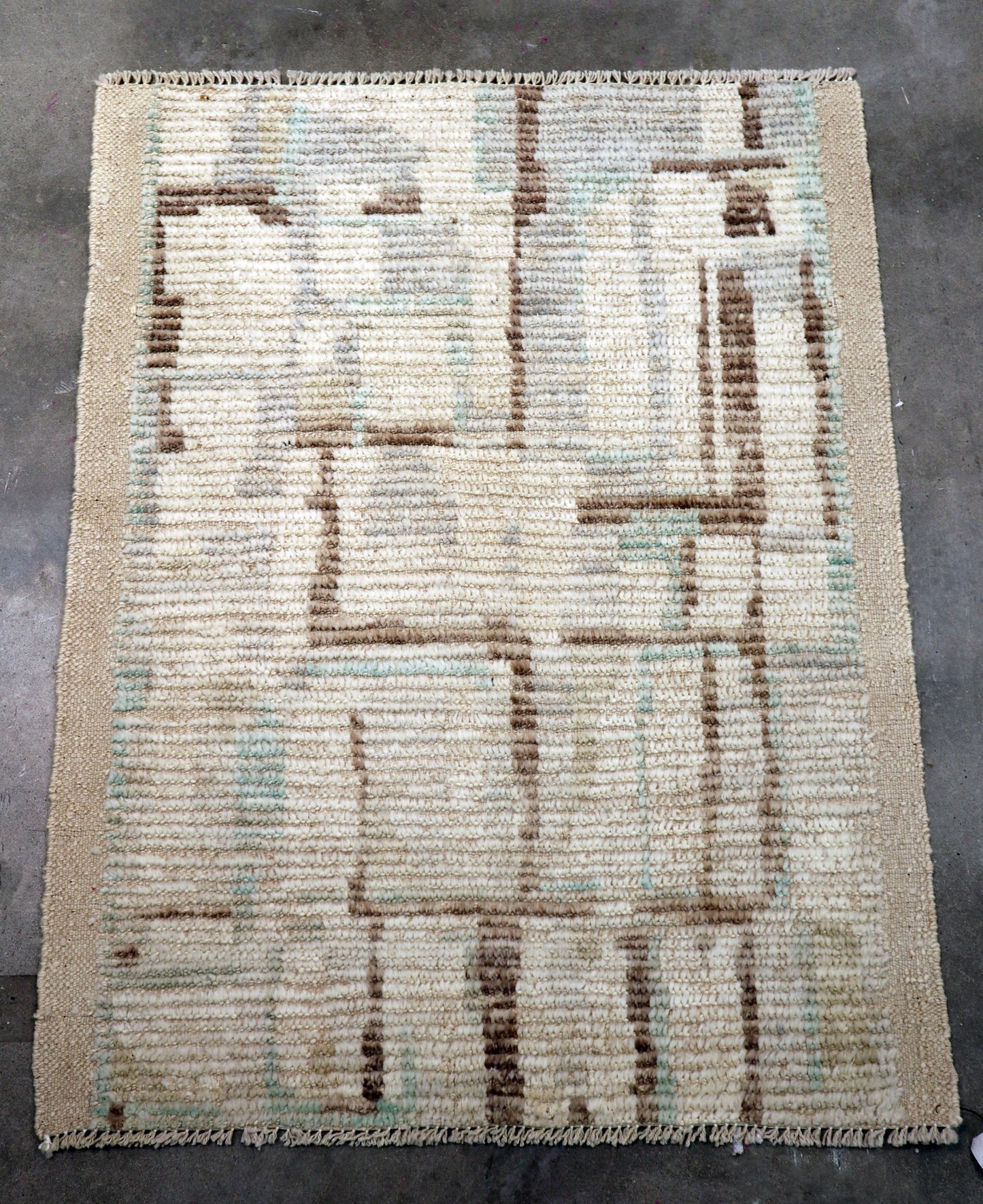 2'3 x 3'0 ft Hand knotted Contemporary wool oriental small rug