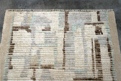 2'3 x 3'0 ft Hand knotted Contemporary wool oriental small rug