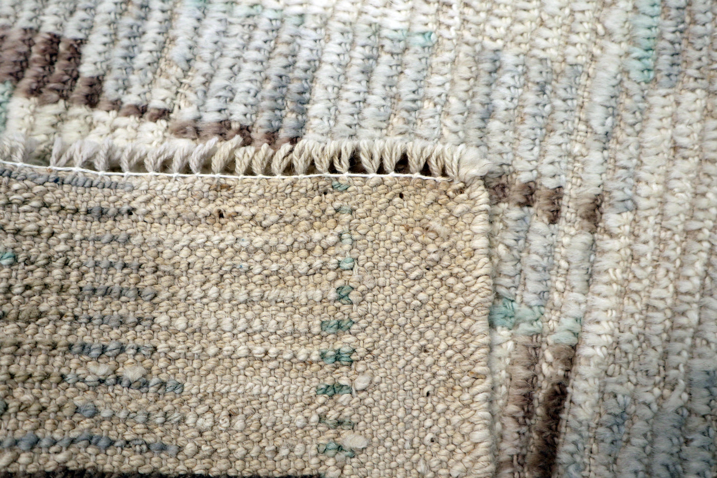 2'3 x 3'0 ft Hand knotted Contemporary wool oriental small rug