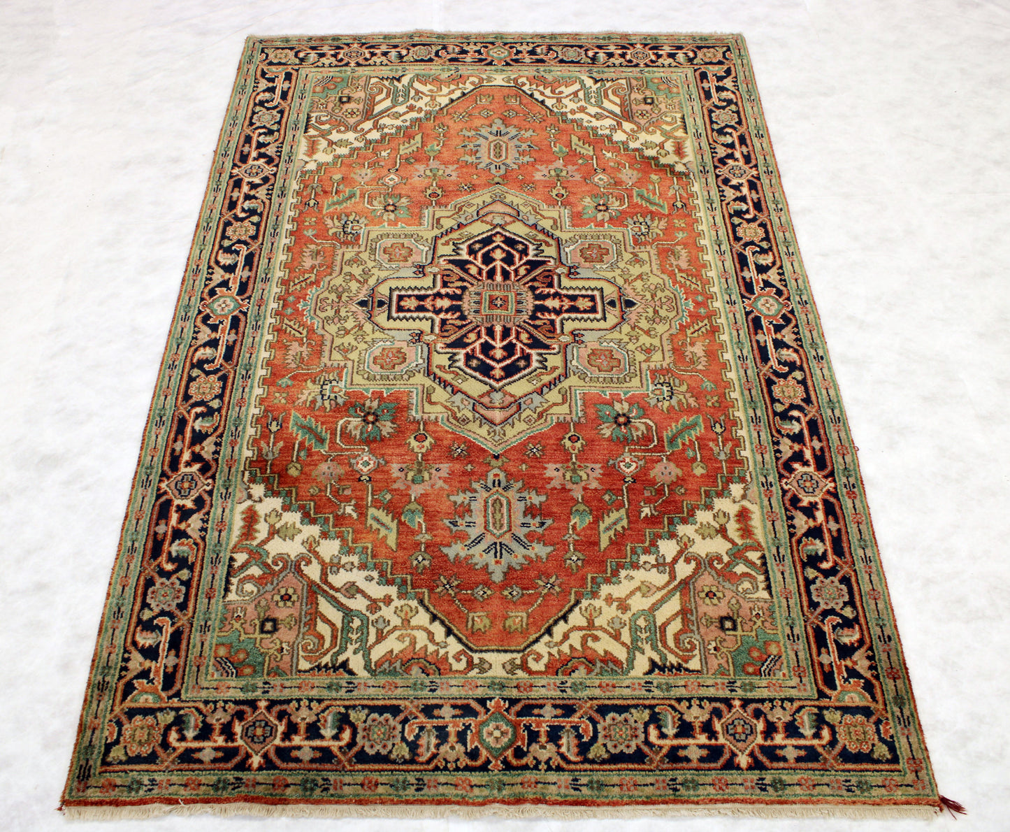 6'1 x 9'1 ft Hand knotted Serapi medallion design oriental area wool rug