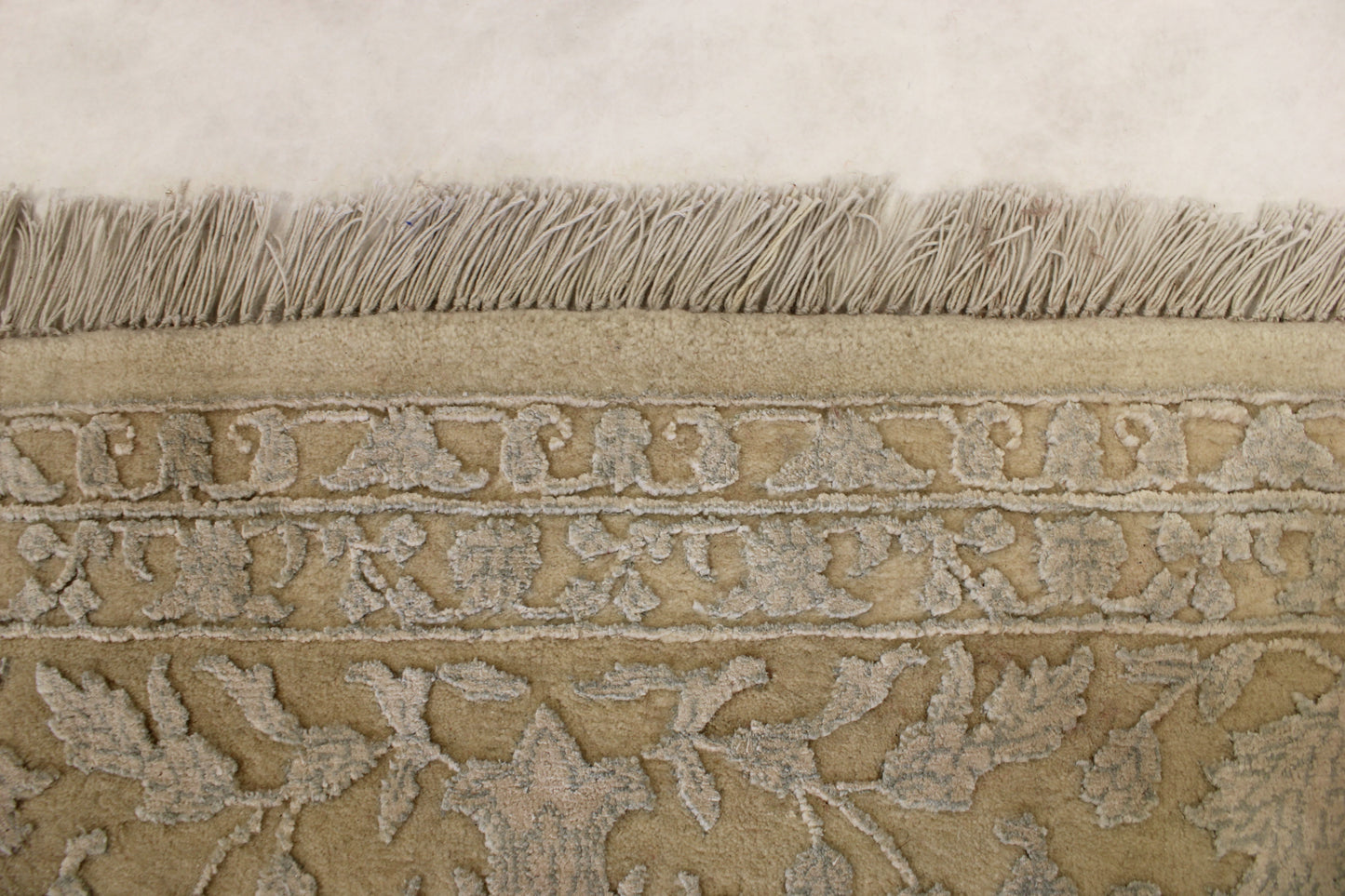 6'3 x 10'1 ft Hand knotted Silk flower oriental area rug