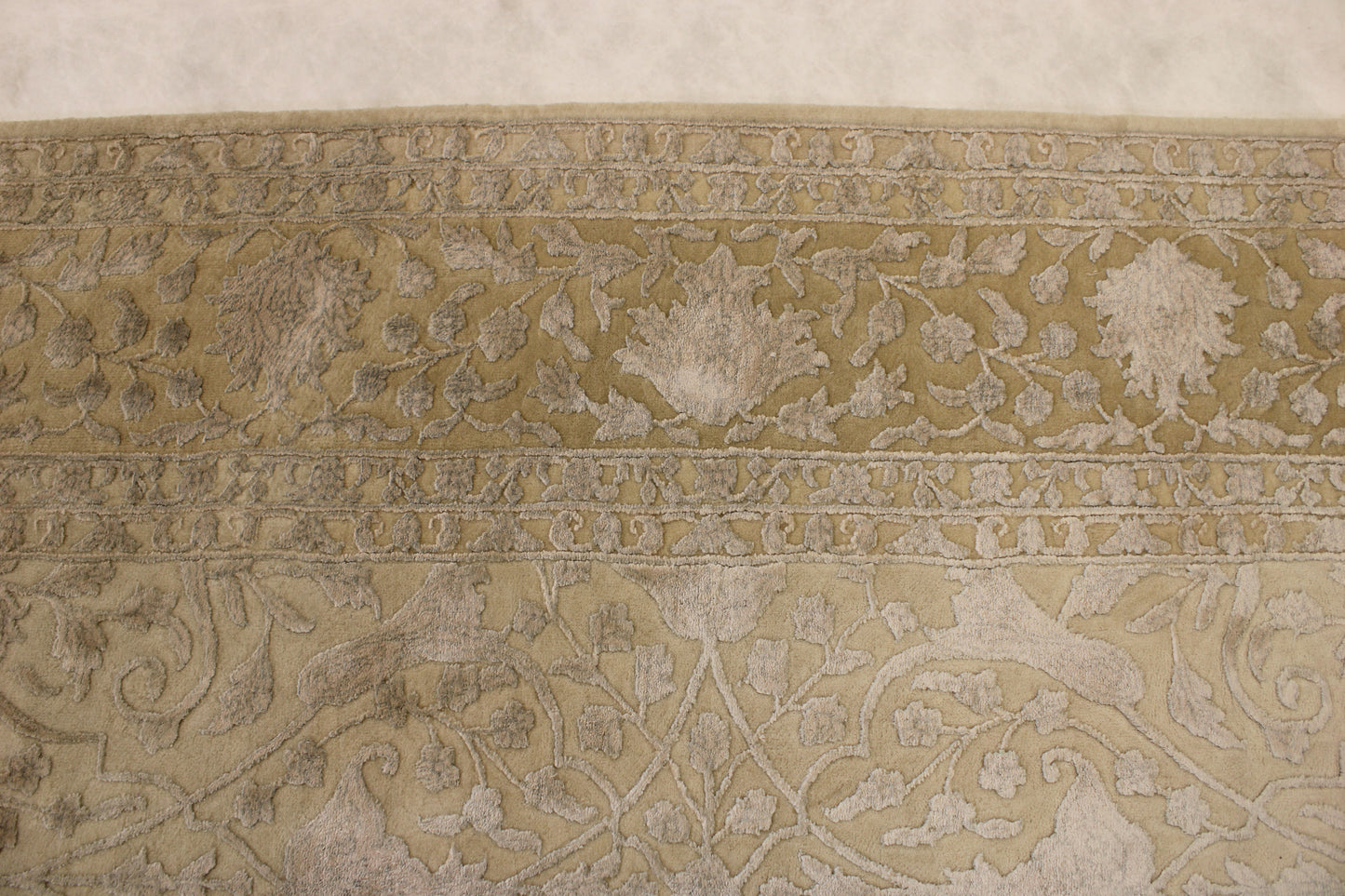 6'3 x 10'1 ft Hand knotted Silk flower oriental area rug