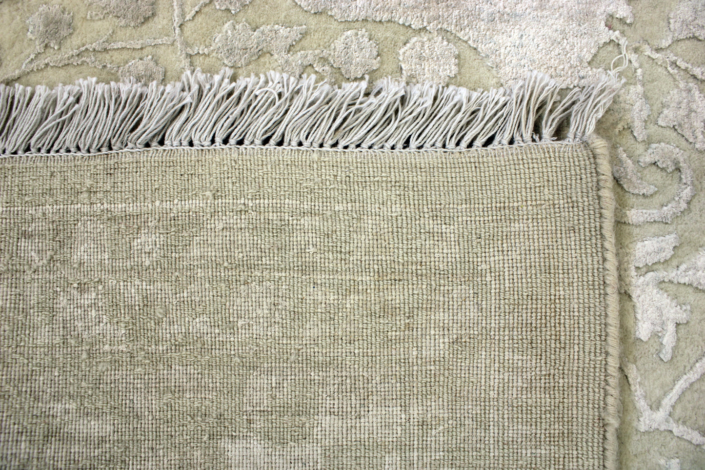 6'3 x 10'1 ft Hand knotted Silk flower oriental area rug