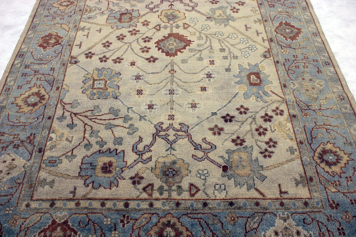 6'3 x 8'11 ft Hand knotted Oushak oriental area wool rug