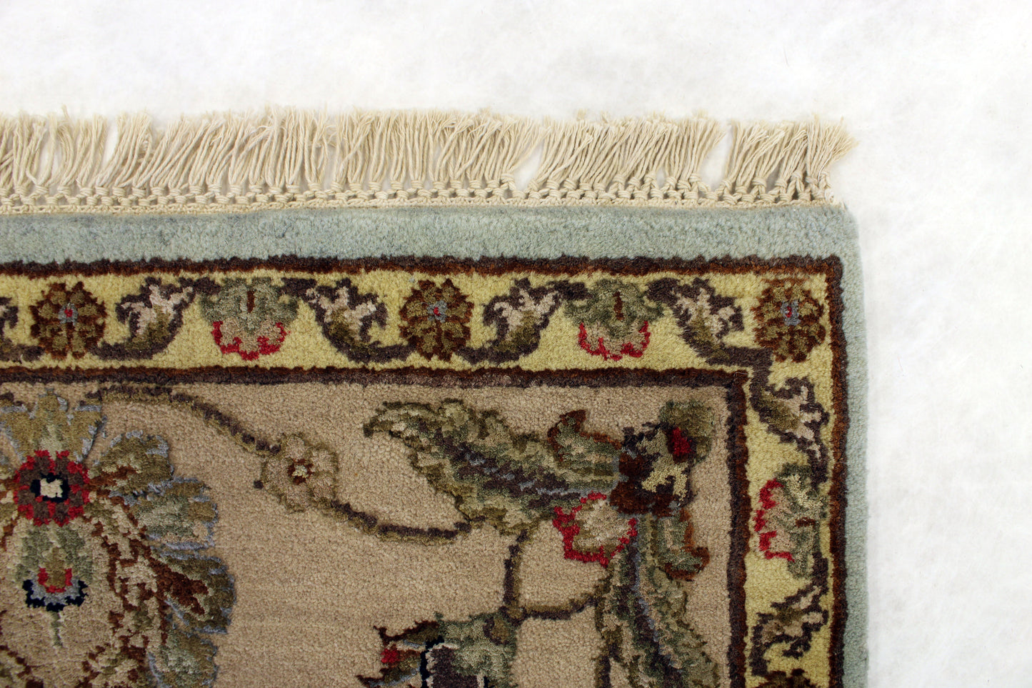 6'0 x 9'2 ft Hand knotted Silk Flower oriental area wool rug