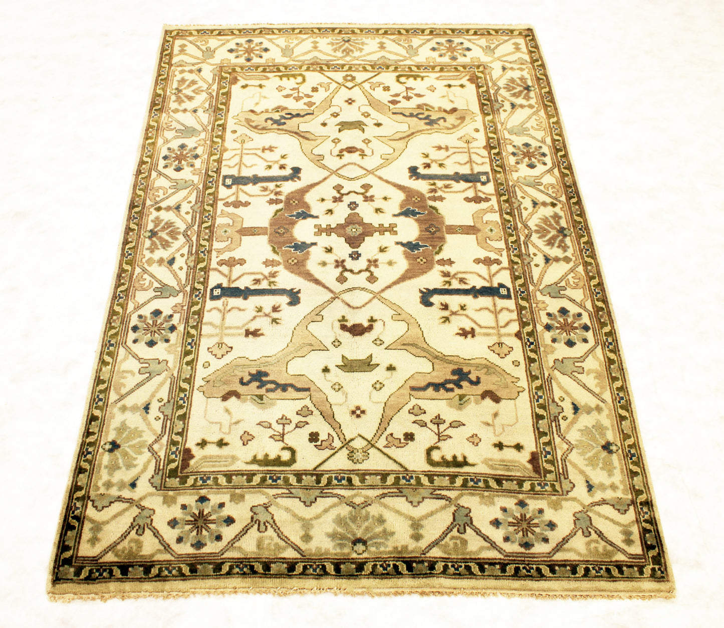 6'2 x 8'11 ft Hand knotted Oushak oriental area wool rug