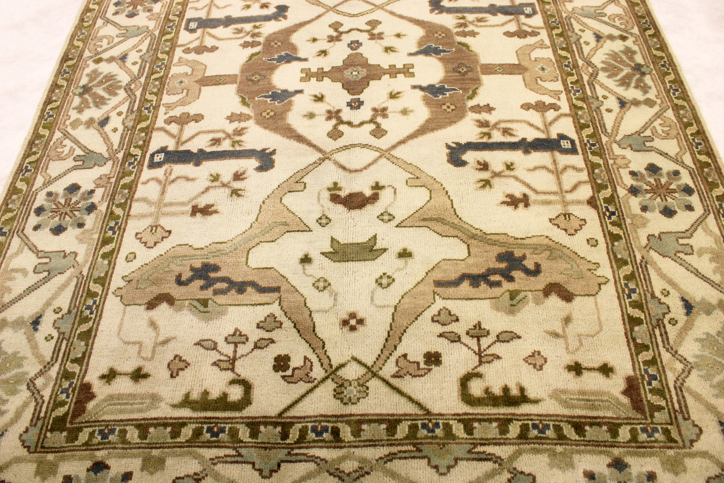 6'2 x 8'11 ft Hand knotted Oushak oriental area wool rug