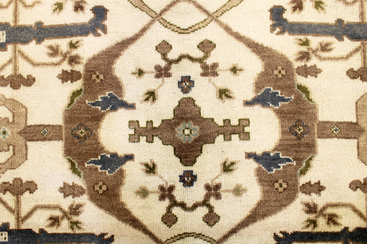 6'2 x 8'11 ft Hand knotted Oushak oriental area wool rug