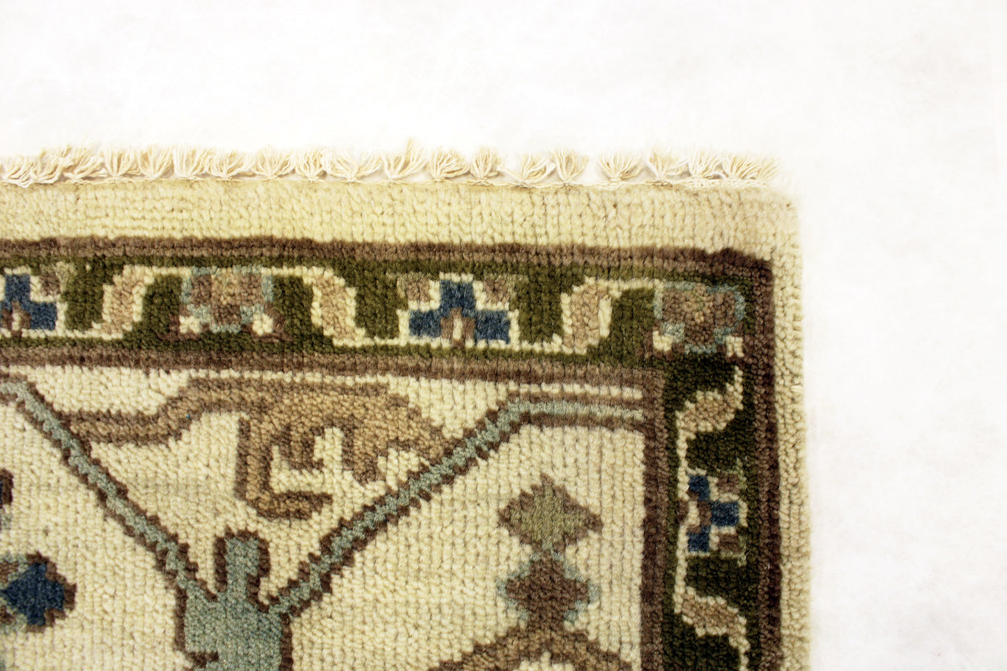 6'2 x 8'11 ft Hand knotted Oushak oriental area wool rug